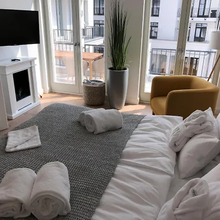 Апартаменти Coast House White Island *